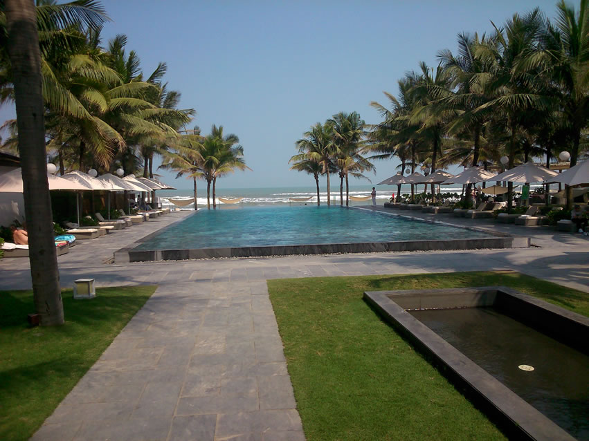 <h2>Thailand, Cambodia & Vietnam Escorted 2018</h2>14 Nights from Thailand to Cambodia & Vietnam | 8 Rounds | January 30 - February 13